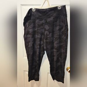 Lululemon align capris joggers